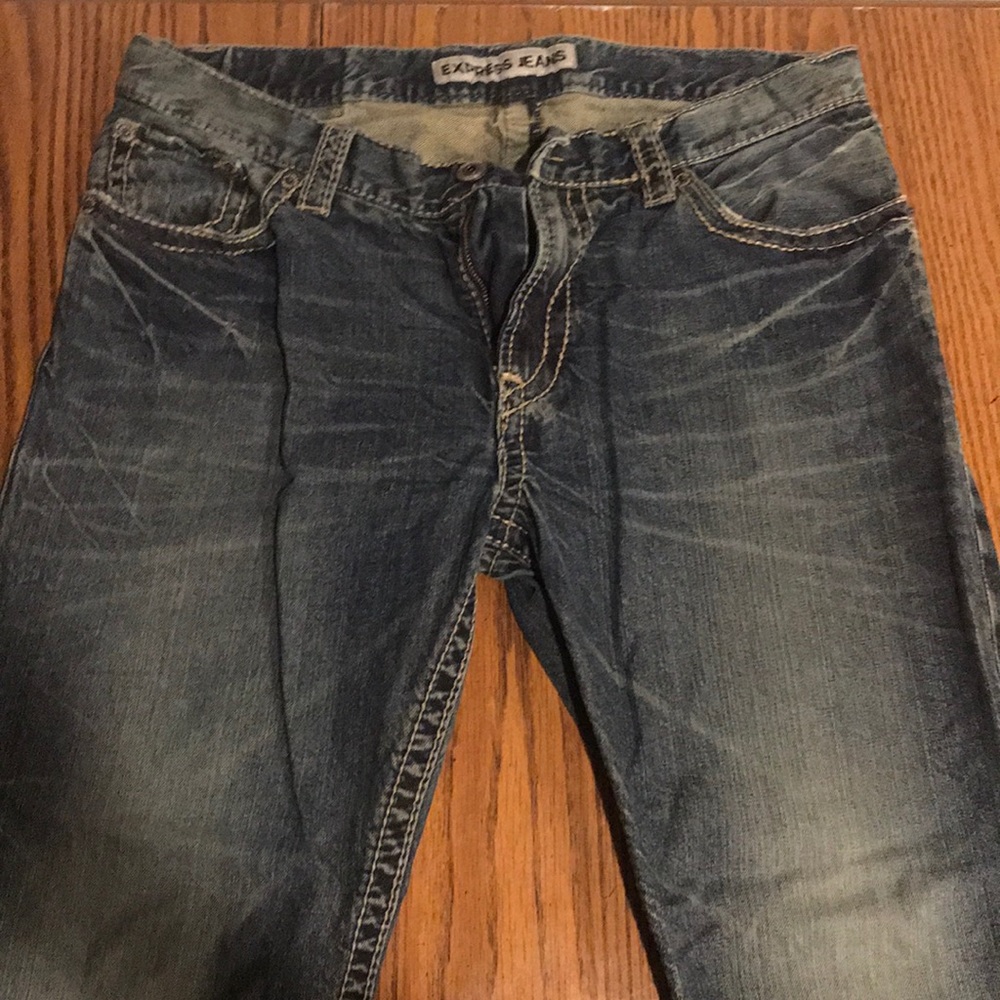 Express Men’s Classic Fit Kingston Boot Jeans
